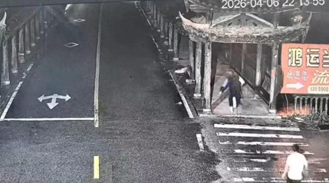 福建车辆坠河5死后续，亲戚澄清3条真相，尤其痛心是车外男子身份！
 
五条生命一