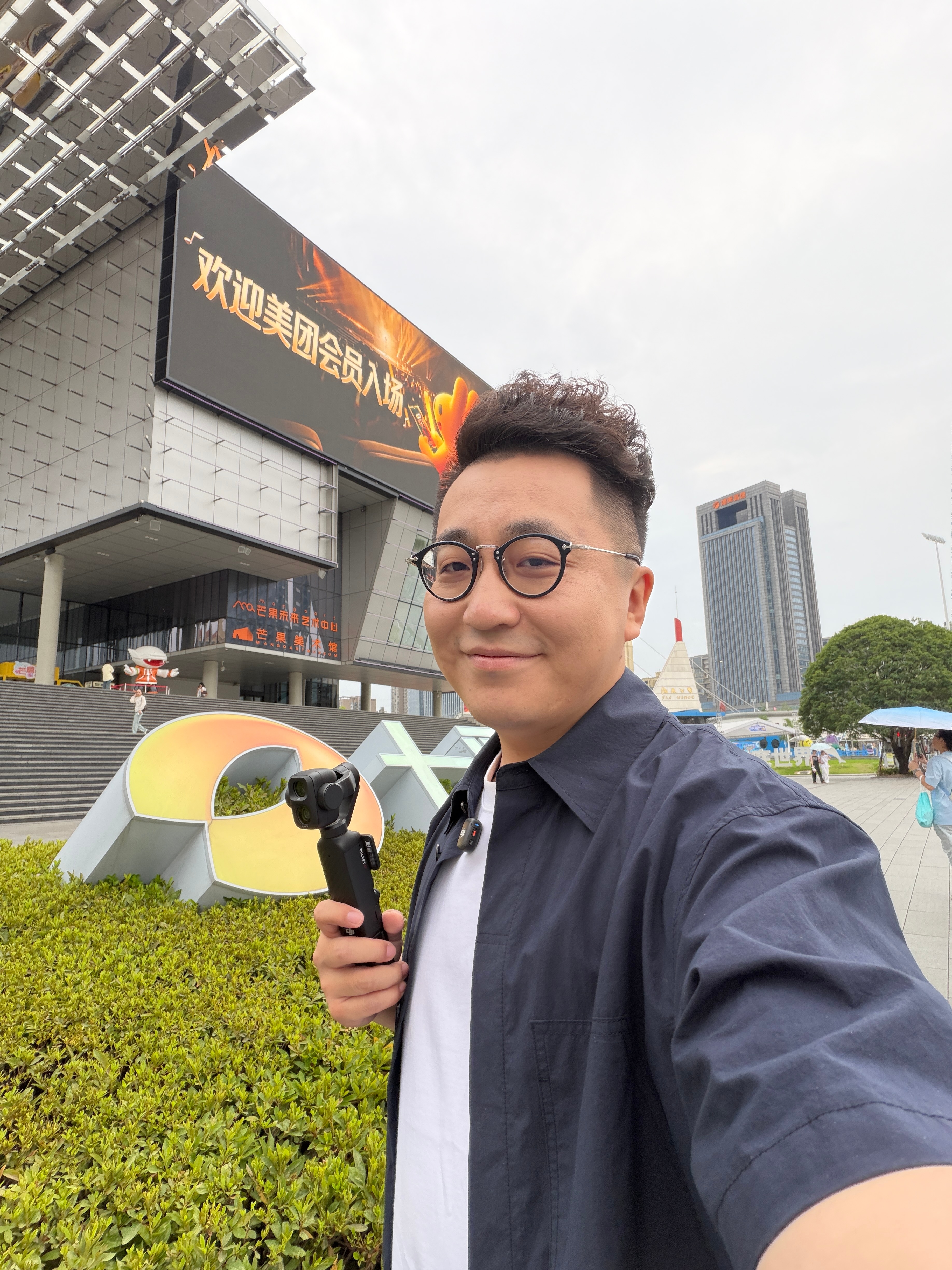 抵达现场！歌手直播 长沙·七彩盒子西广场