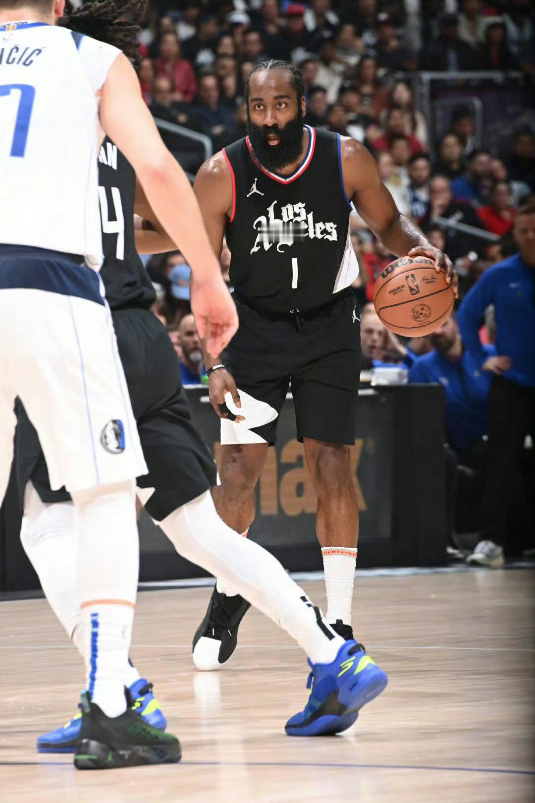 哈登季后赛得分跻身NBA历史前17，快船未来充满无限可能！哈登季后赛总得分震撼人