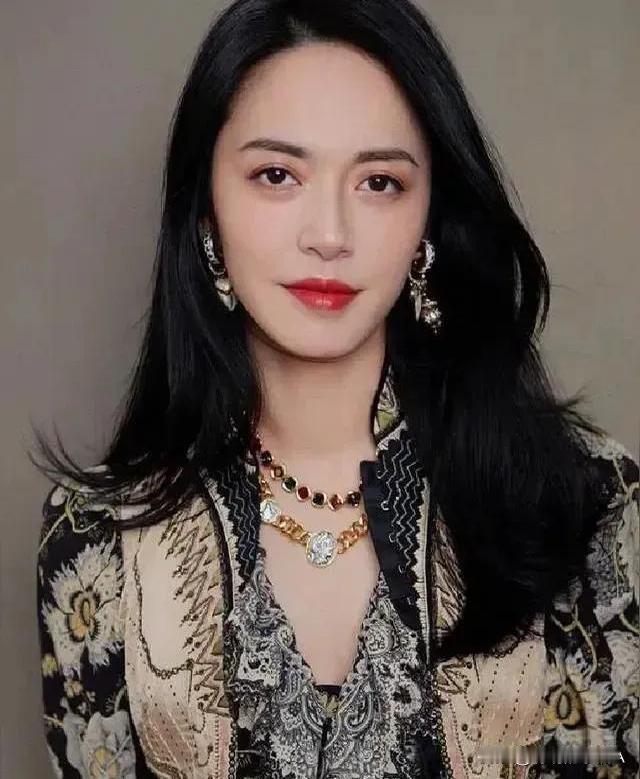 姚晨最近又双叒叕被推上风口浪尖了？

眼尖的网友这次扒出她关联公司取名