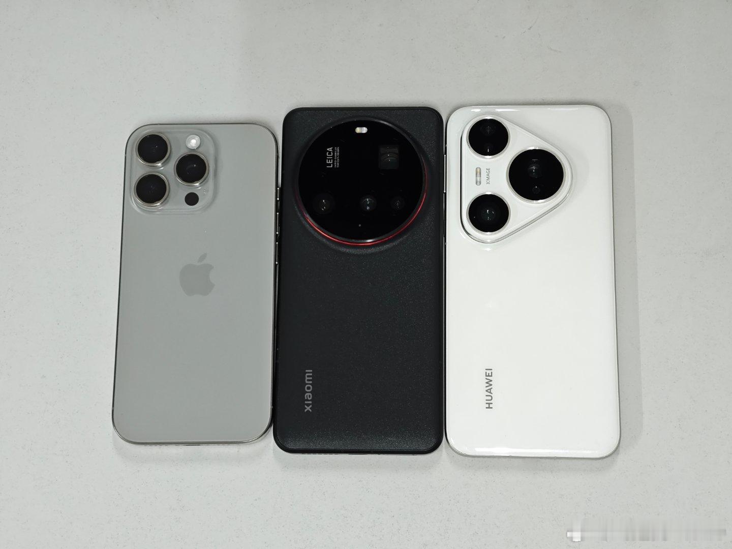 直屏手机的确好，贴钢化膜很舒服，顺滑得很直屏手机我也有的