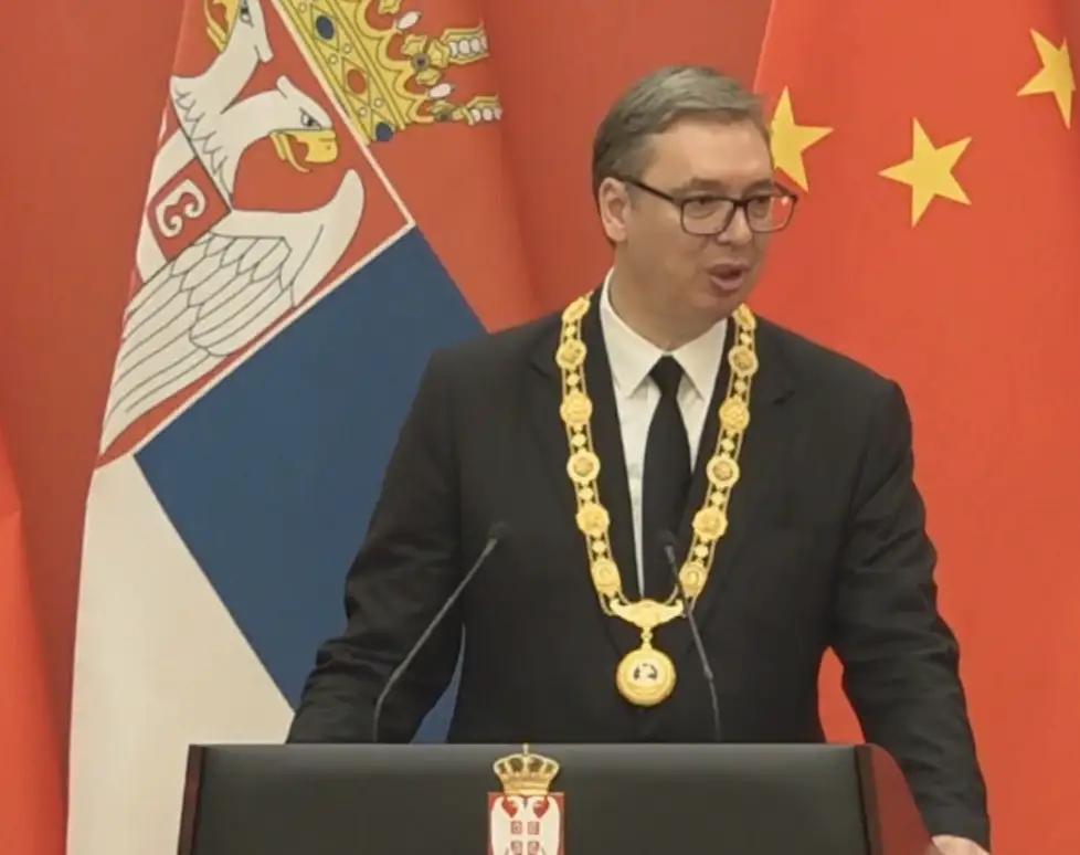 武契奇访华参观小米汽车制造厂，一问价格，表示他自己也买不起。有人就在查一下他的工