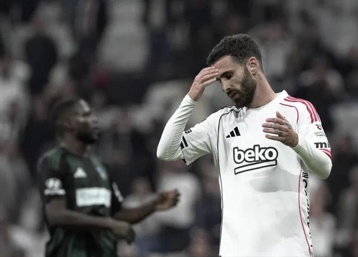 【穆帅笔记】你见过凌晨四点钟的伊斯坦布尔吗？与穆里尼奥和本菲卡勾肩搭背、眉来眼去