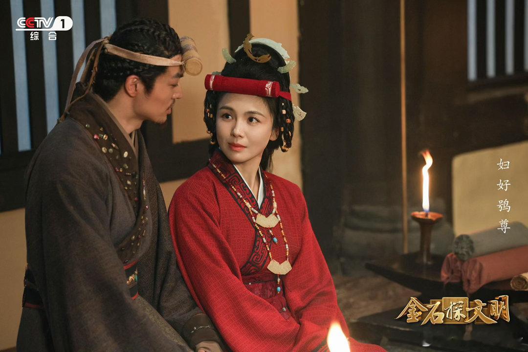刘涛女将军赛道真神 从霓凰到妇好，九年时间刘涛演了两个让人忘不掉的女将军。她身上