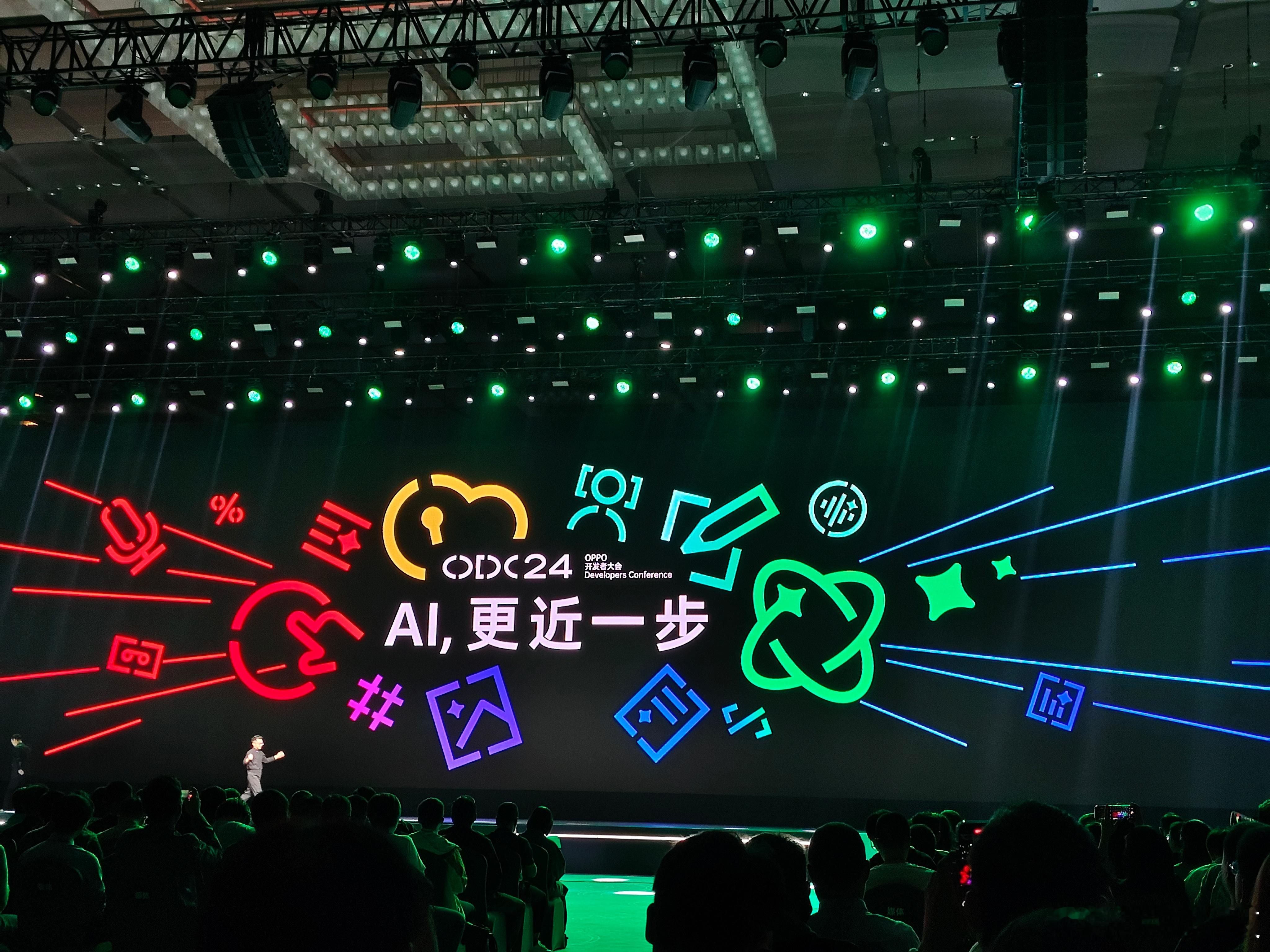 ColorOS 15迎来全新系统级AI升级，回归「用户需求和体验」的价值原点，聚