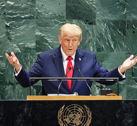 美国“世界霸主”的地位大概率是保不住了，就在特朗普打算成立第二个“联合国”的时候