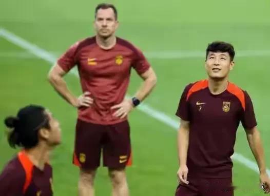 不出意外！面对此次国足世预赛，依然还得依靠以下三名球员：
1. 武磊，不必多说，