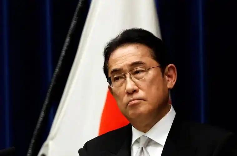 岸田文雄冒着被骂的风险，对中国说了大实话！高市比想象中狠得多
最近日本政坛的一道
