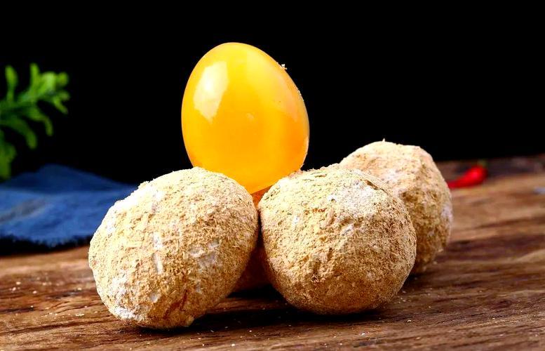 河南变蛋再次成关注对象！医生发现：常常吃变蛋，身体或有6改善

说到变蛋，很多人