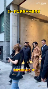 易烊千玺另一种见易烊千玺的方式 真的被这种随机掉落的大屏惊喜到，不同城市陆续解锁