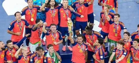 DAZN：世界杯最佳11人阵容揭晓！~
西班牙凭借其超强防守与出色的团队配合大获