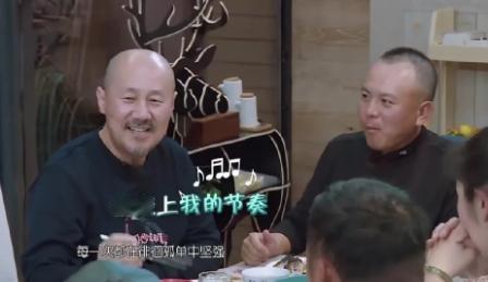 腾格尔老师真的没有创作瓶颈期吗？自从翻唱《隐形的翅膀》之后，他就开始在翻唱界放飞