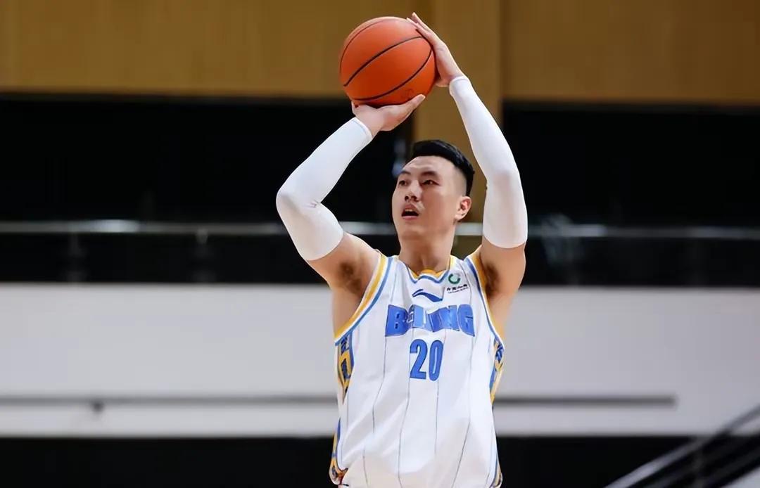 北京首钢男篮上门挑战，这次没有退路可言。山东男篮之前经历了三个客场比赛，遗憾输掉