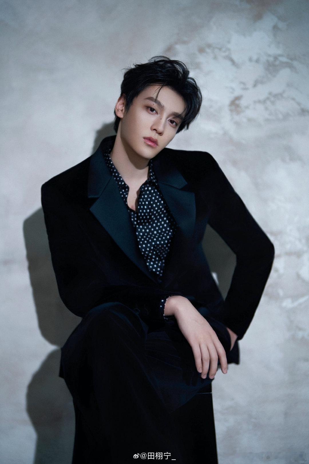 田栩宁daddy级别推荐点开大图观看时的bgm:《Fendi man》👇 