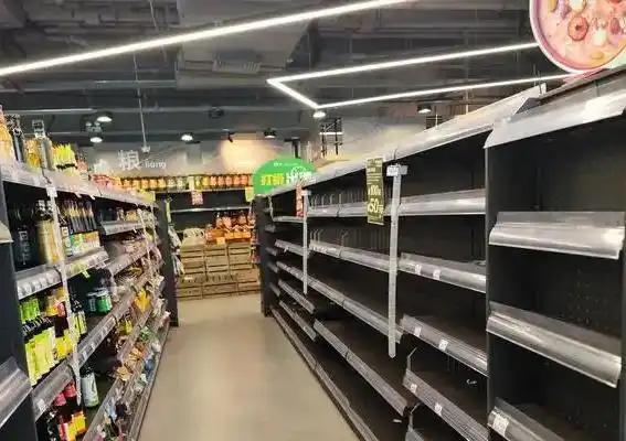 有个很常识性的问题，就是咱们新闻里，经常说类似委内瑞拉津巴布韦，通胀都高的离谱，