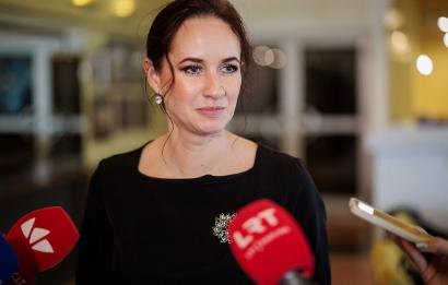 立陶宛觉得自己有些委屈，自己本来是欧洲的急先锋，结果冲上去就被欧洲国家抛弃了。