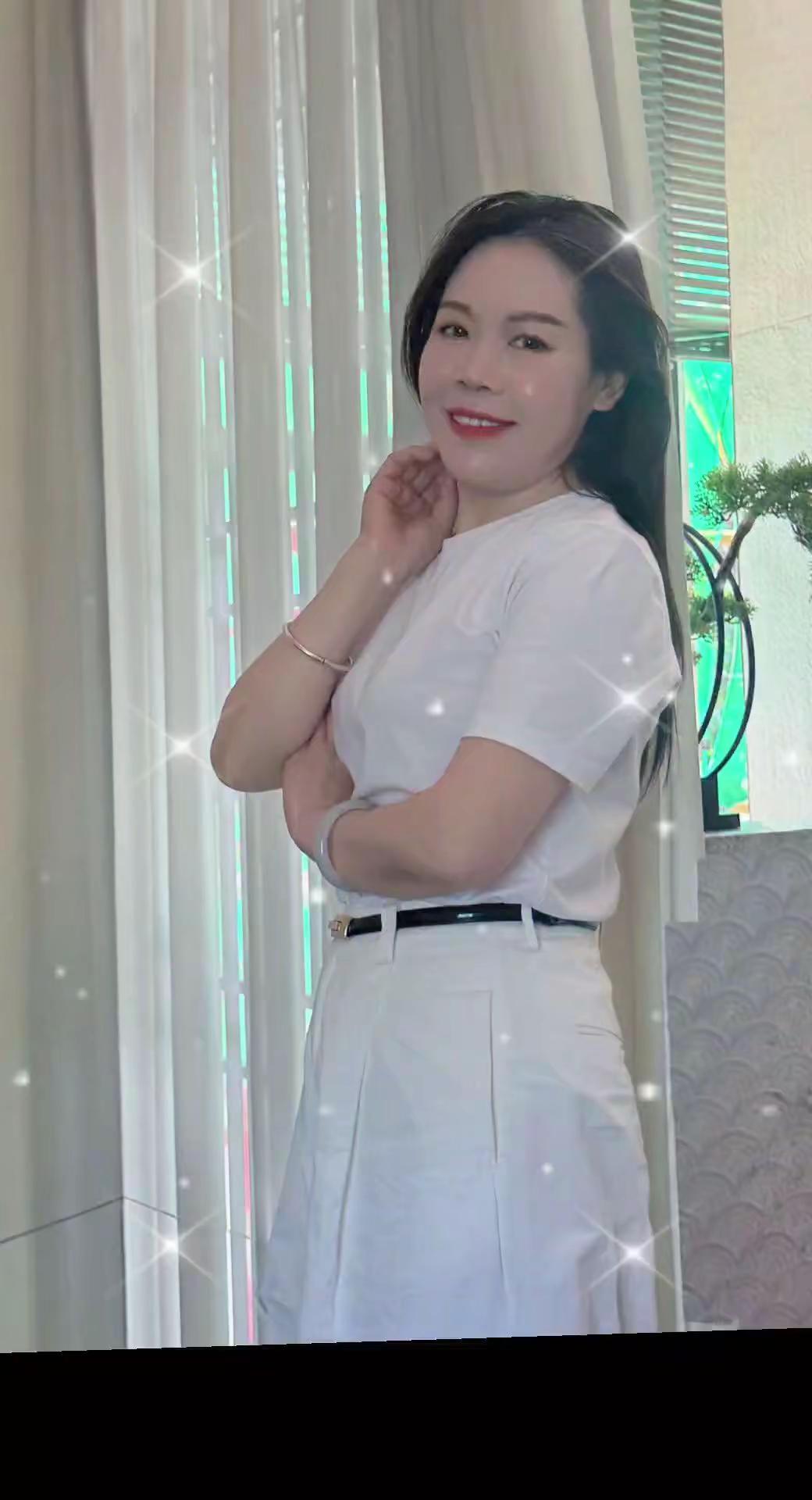 工位一角拍一张