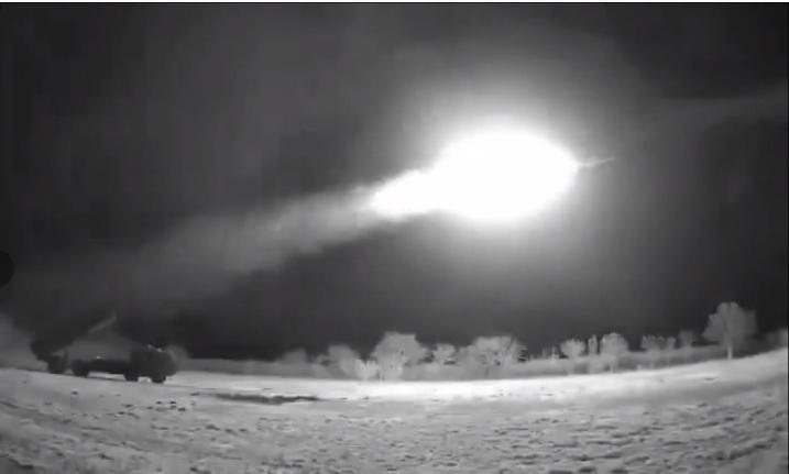 射程约1000公里。乌克兰“长程海王星”巡航导弹发射装置曝光。
该弹是在R-36