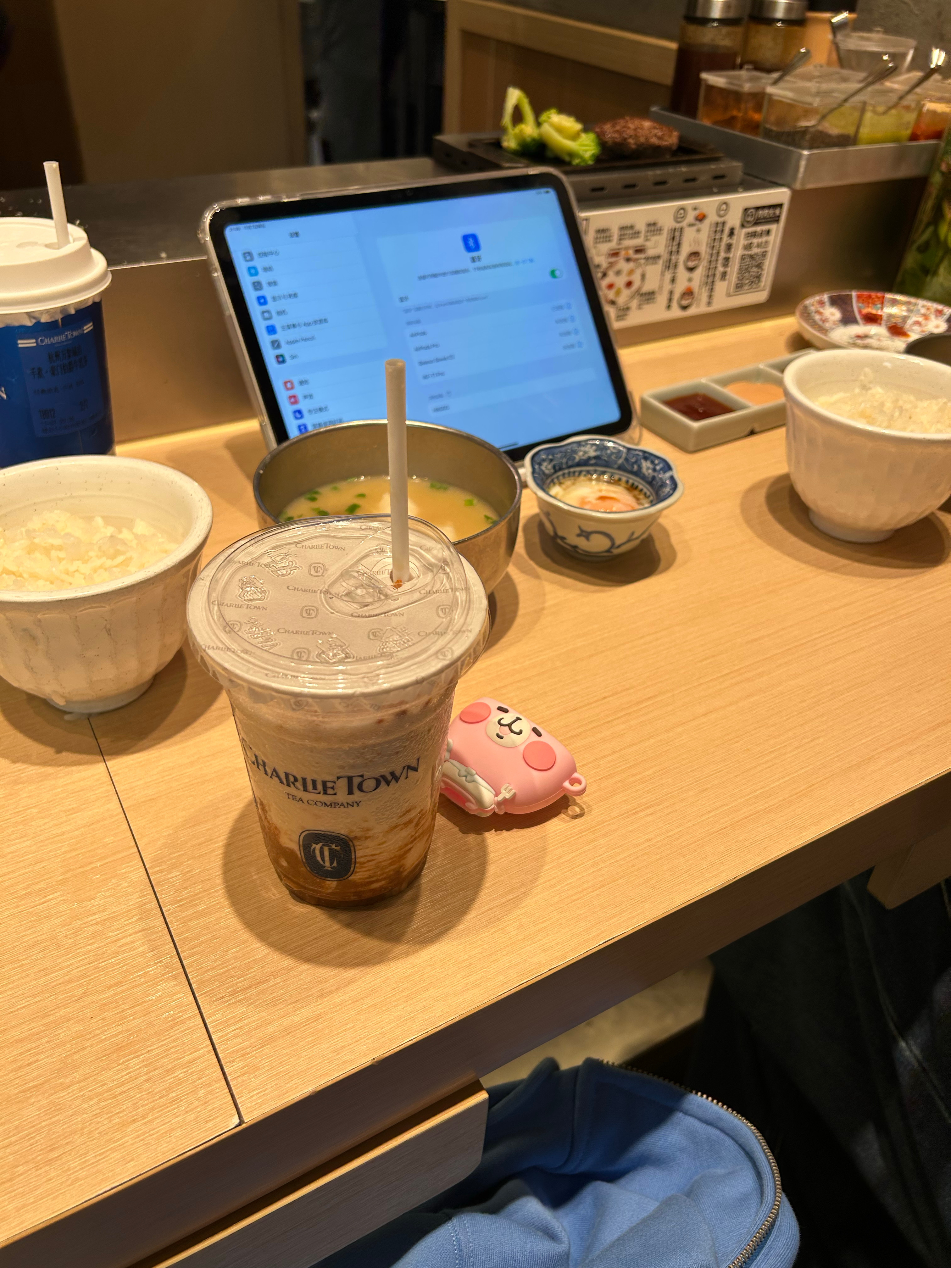 饼干的好喝 两个人喝抢起来 ​​​