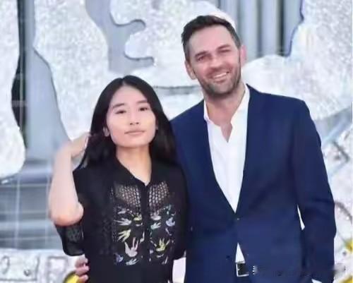 张末，真给父亲张艺谋长脸

张末导演的《猎影者》官宣阵容了，领衔主演依然是张小斐