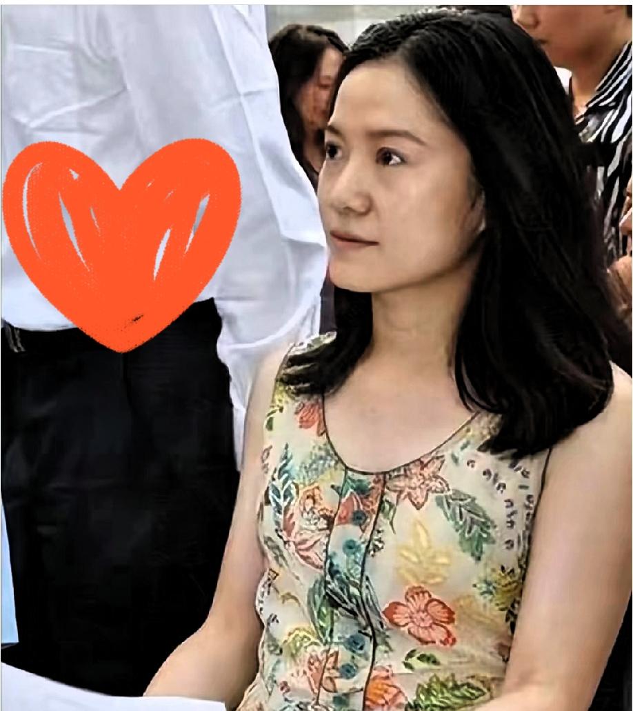 翁帆搬离旧家，
做了一件让人暖心又心疼的事
这波操作比多少流量明星都让人敬佩
 