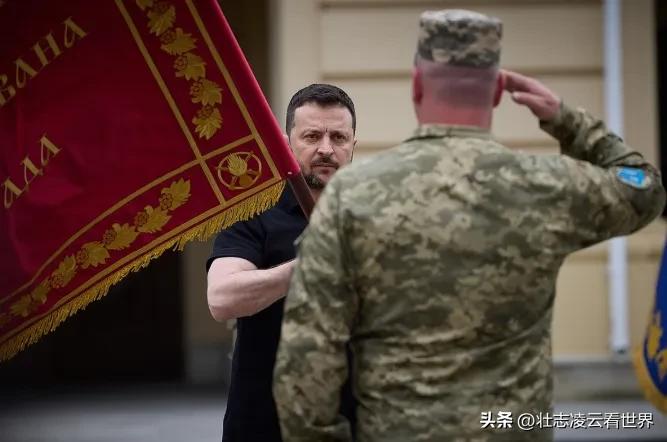 都说没资格嘲讽泽连斯基，那乌克兰人自己咋想？
 
网上一直流传这种说法。
抛开网