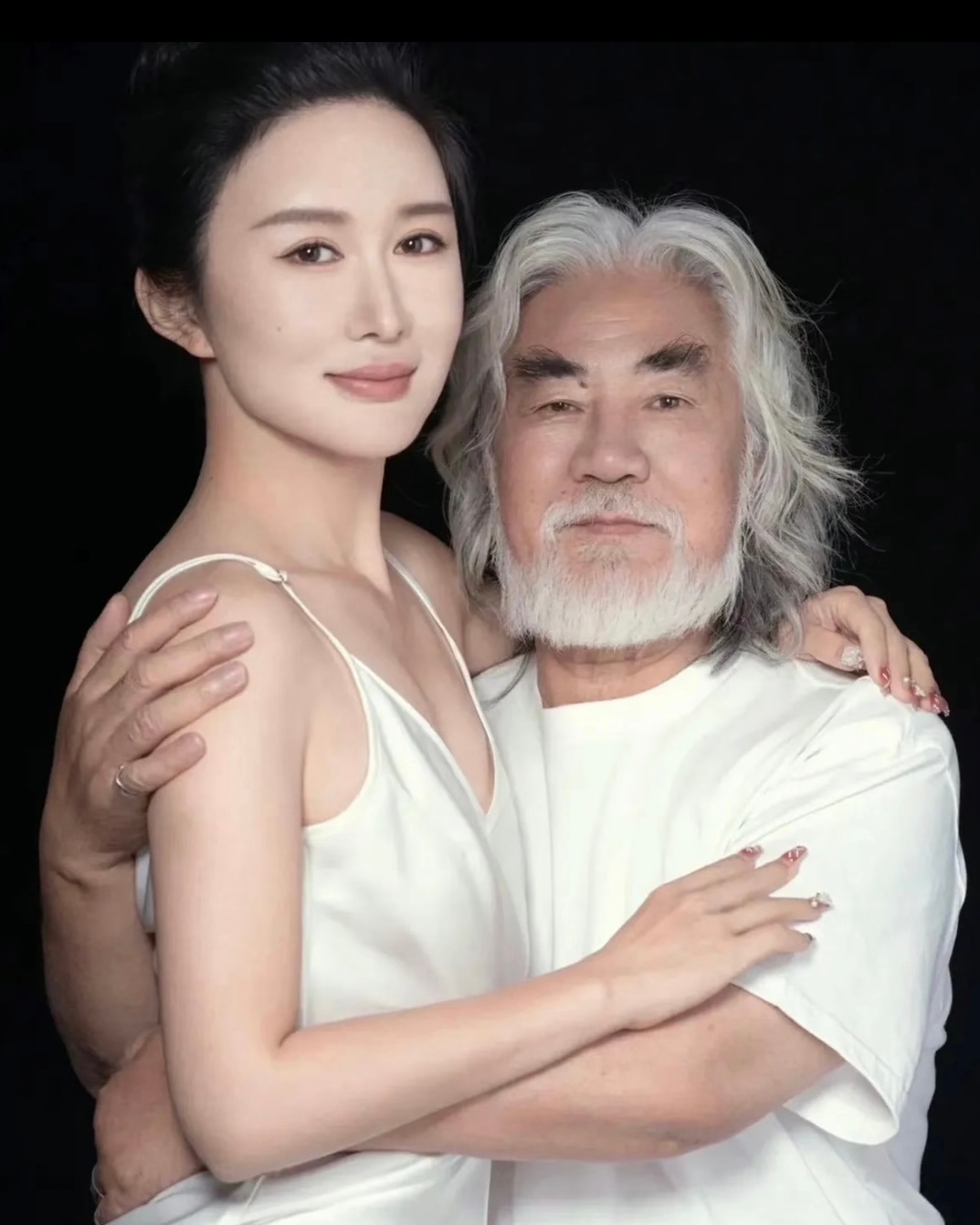 我以为被张纪中关了四天四夜！张纪中妻子自曝闭黑关四天四夜