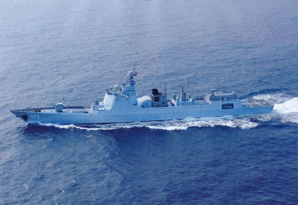 美以炸瘫伊朗海军！本以为稳赢，伊朗却要掐断全球海上命门

很多人原本以为，中东的