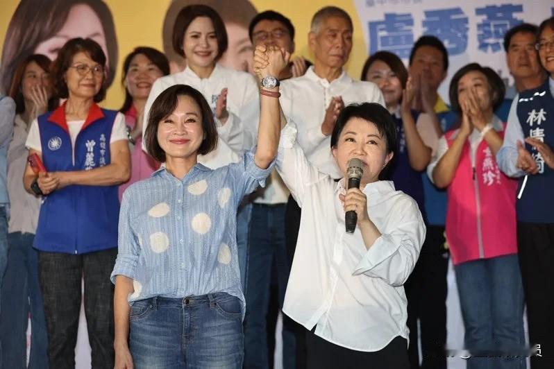 国民党高雄市长参选人柯志恩今（26日）邀请台中市长卢秀燕到高雄站台，举办“好妈妈