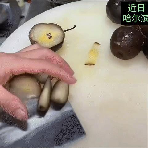 哈尔滨拔丝冻梨您见过么？尔滨饭店上新菜!冰与火的较量，土生土长的东北人都懵了!
