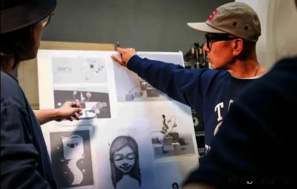 具俊晔耗时一年，吊足大家胃口，结果掀开却像个笑话，从发型到五官，从神态到姿态，没