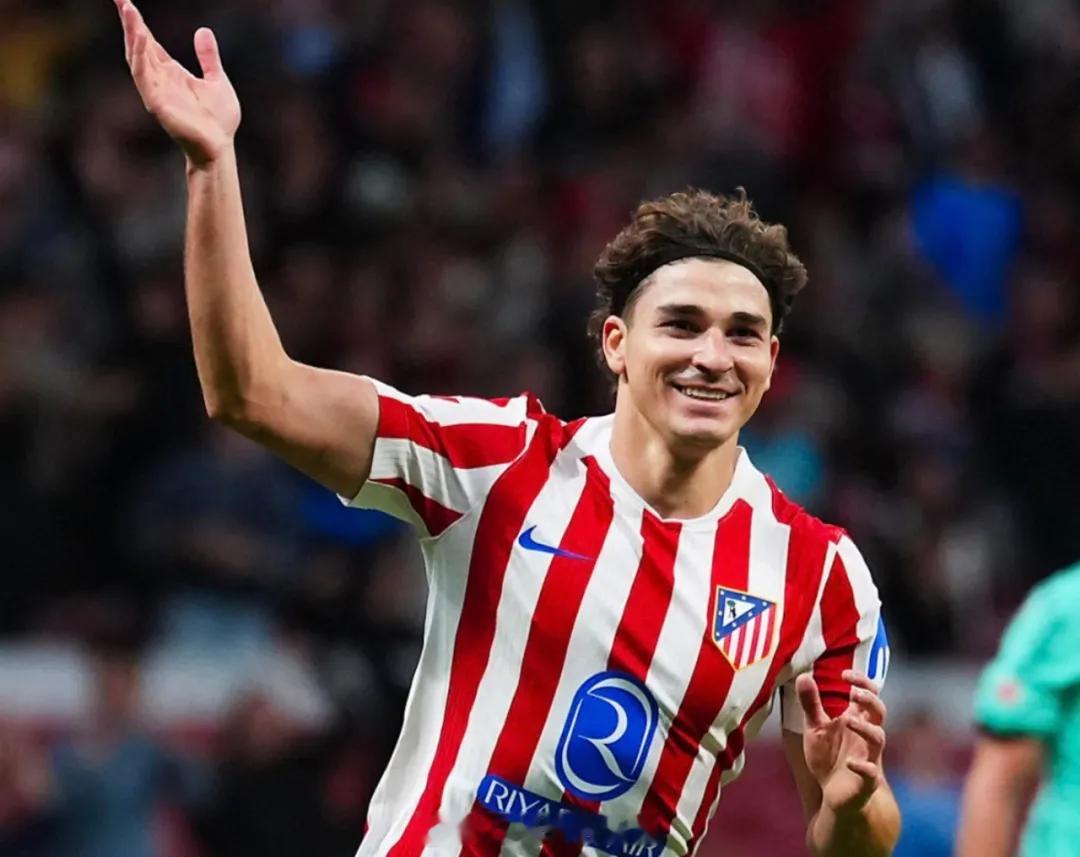 塞雷佐在接受采访时再次谈到了阿尔瓦雷斯的未来问题。他表示：“我会很明确的跟你们解