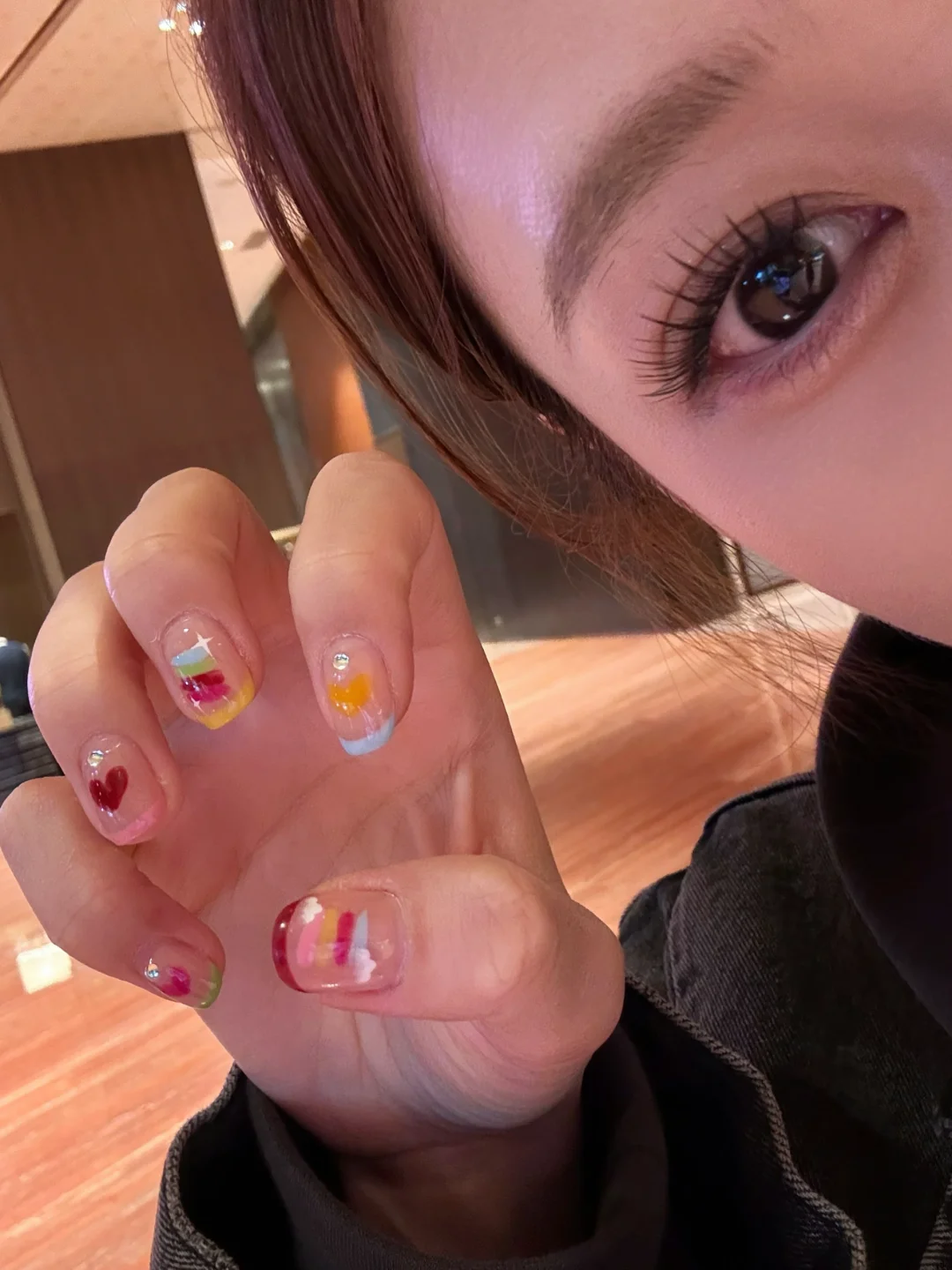 我也太喜欢我的新美甲了吧！！！