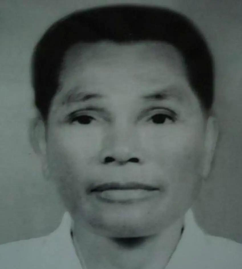 1960年，乐会县的1位老农何世富“油尽灯枯”，走到生命的最后时刻。他喊来妻子曾