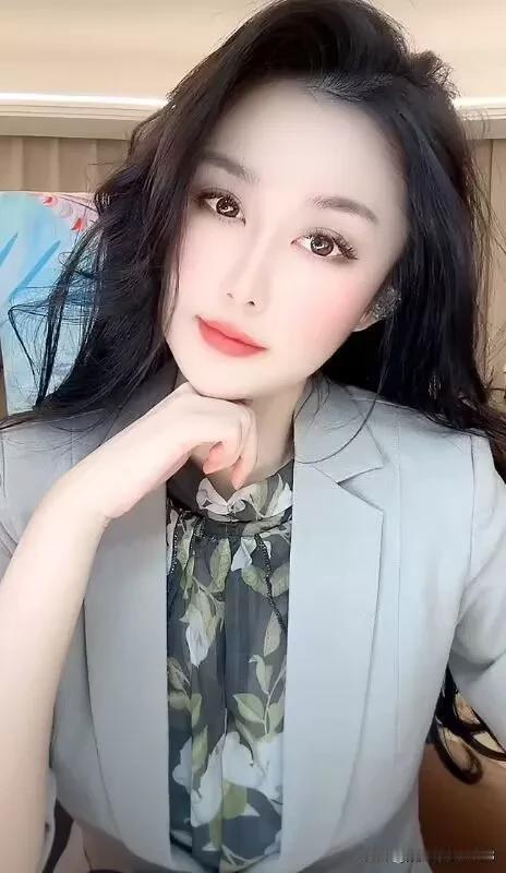 女人绝不会
轻易道出的秘密
1.例假结束后的次日，其需求颇为强烈。
2.女人的新