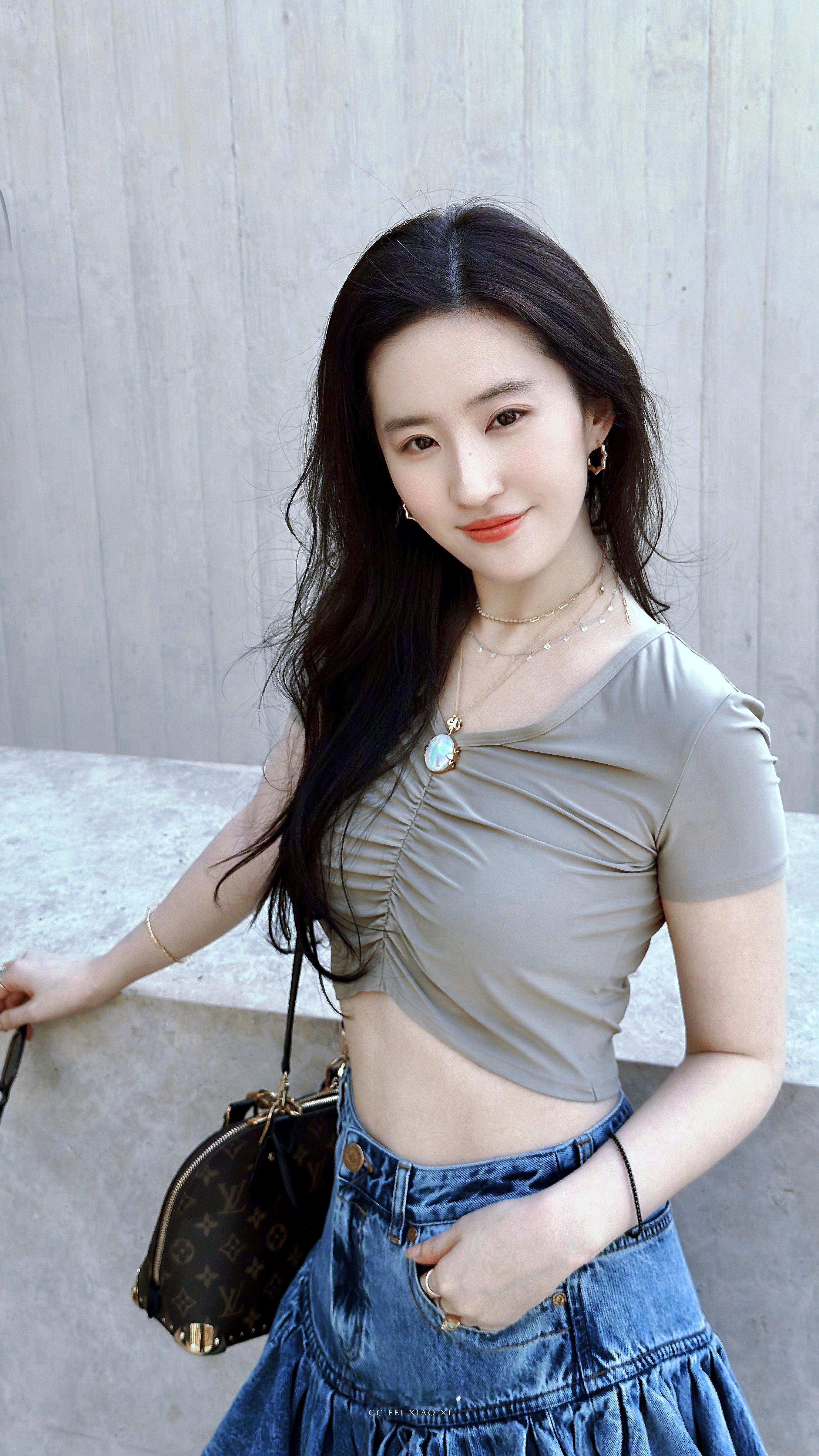 ▷ 刘亦菲 × 仙の日常 | 我们仙宝寄来明信片啦·刘亦菲 ·刘亦菲又被猫挠了吗