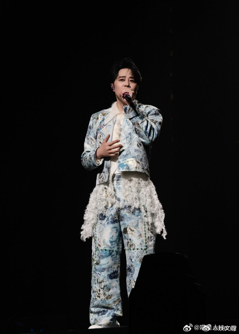 Tank直播唱歌为规避台风隐患，杭州演唱会无奈取消，Tank十分体谅奔波而来的粉