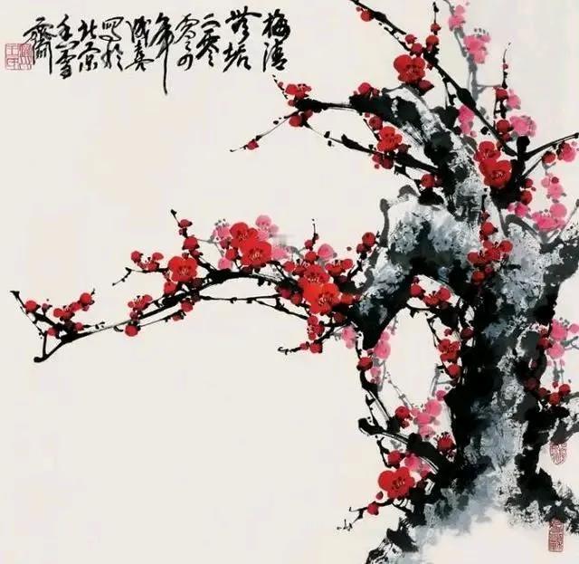 有厚实的书法功底，在传统技法的基础上，努力把西画的透视、明暗、空间、质感等表现方