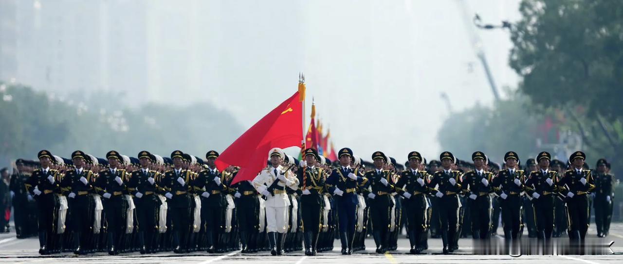 【阅兵服装居然不用上交？背后的真相太暖心！每一套都藏着国家的用心！】

你看阅兵