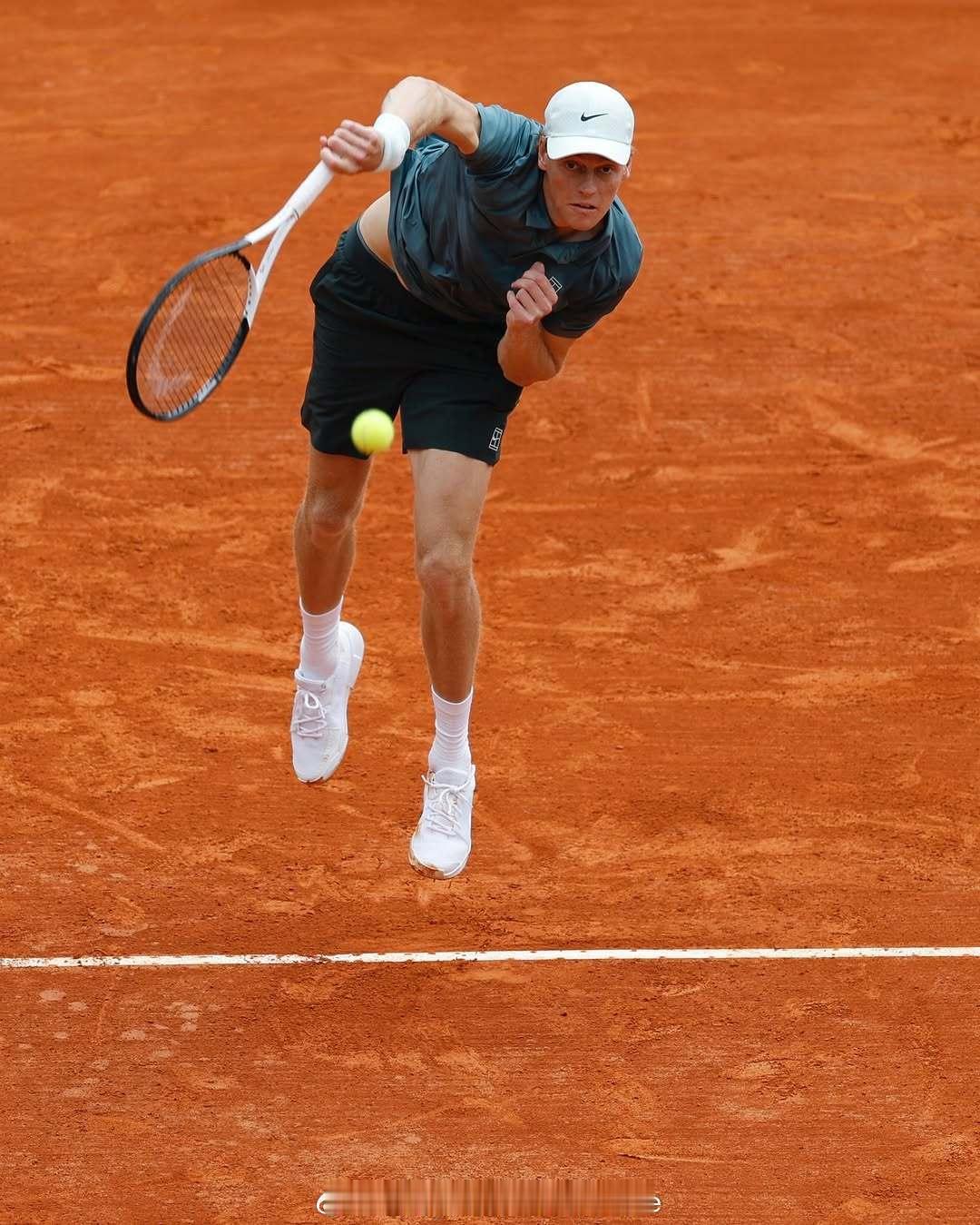 ✅第三次蒙特卡洛八强✅第20次大师赛八强✅红土92胜 ✅辛纳大师赛37盘连胜遭终