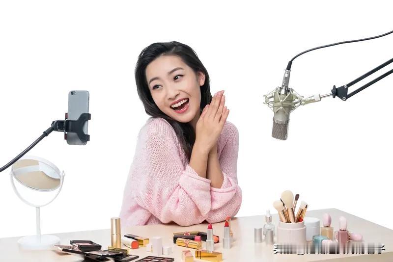 抖音主播说7天破百万粉丝，可信度基本为零。现在网上很多抖音变现课，都打着“7天起