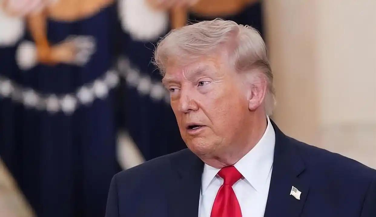 美国军方内部发生内讧，特朗普的霸权风格，赫格塞思学得很像，4月20日，一则足以颠