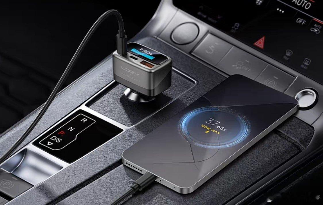 车内急需要一个支持华为超级快充的拓展坞，找了半天发现一个“全协议车载充电头”，买