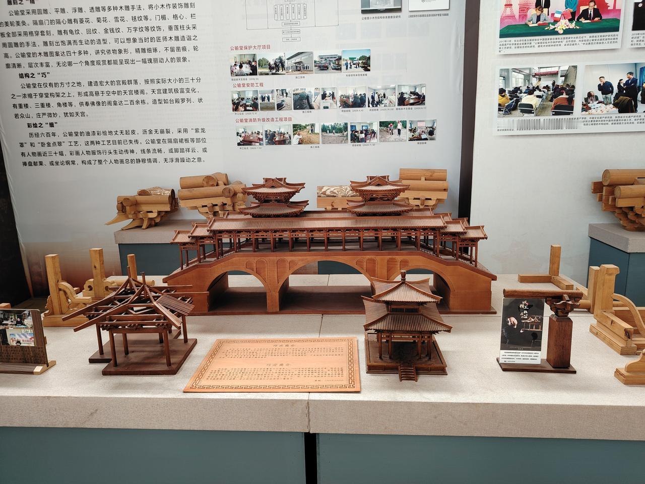 上初中时，有位姓杨的物理老师。他个头不高，长相普通，可教起物理来却是相当厉害，讲