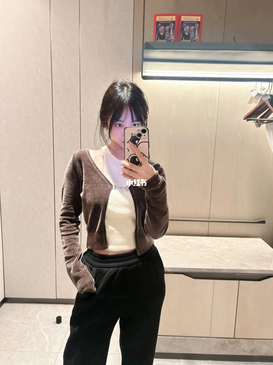 老婆们快来看我在ur买的新衣服！