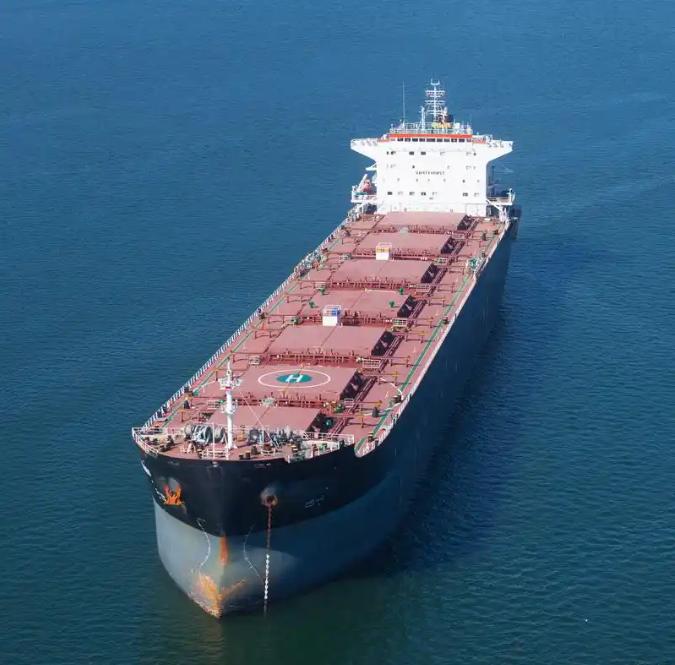 果不其然，美国终于对中国下手了。

美国近期扣押的委内瑞拉第二艘油轮，船东实为中