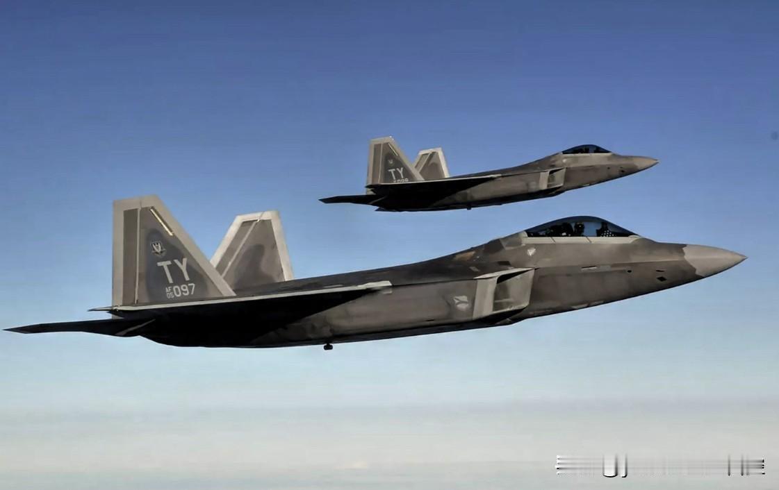 难道美伊日内瓦谈判谈崩了？多个信息源显示，美军正在集结加油机和48架战斗机。其中