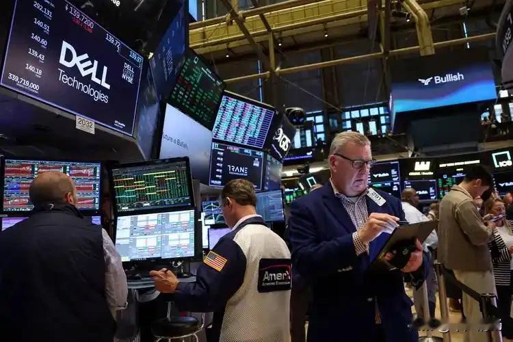 谷歌涨超4%，科技股领涨，是什么力量推动美股三大指数集体收涨？
 
据界面快讯2