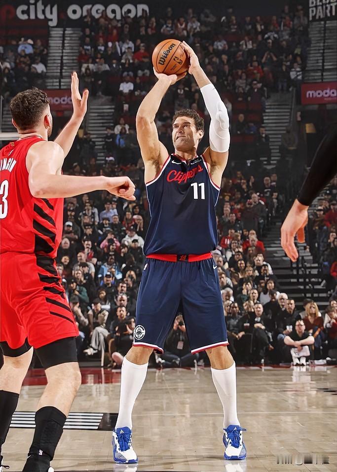 快船大胜开拓者！正式扬帆起航！

1，三连胜期间快船限制对手得分99.7分，说明