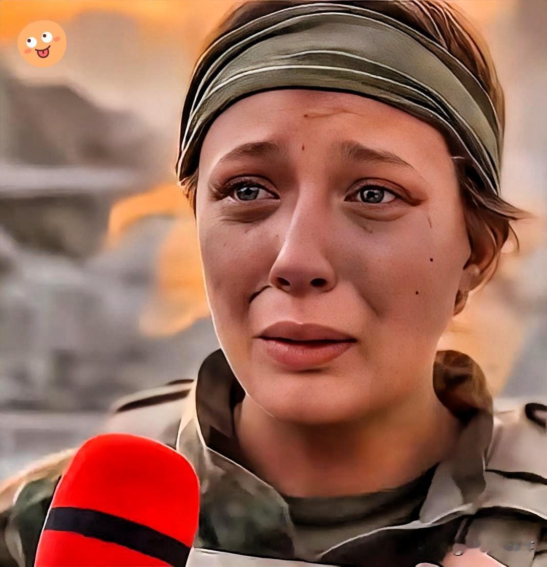 一名乌克兰姑娘
     
    接受战地记者采访时，

    记者问她战争